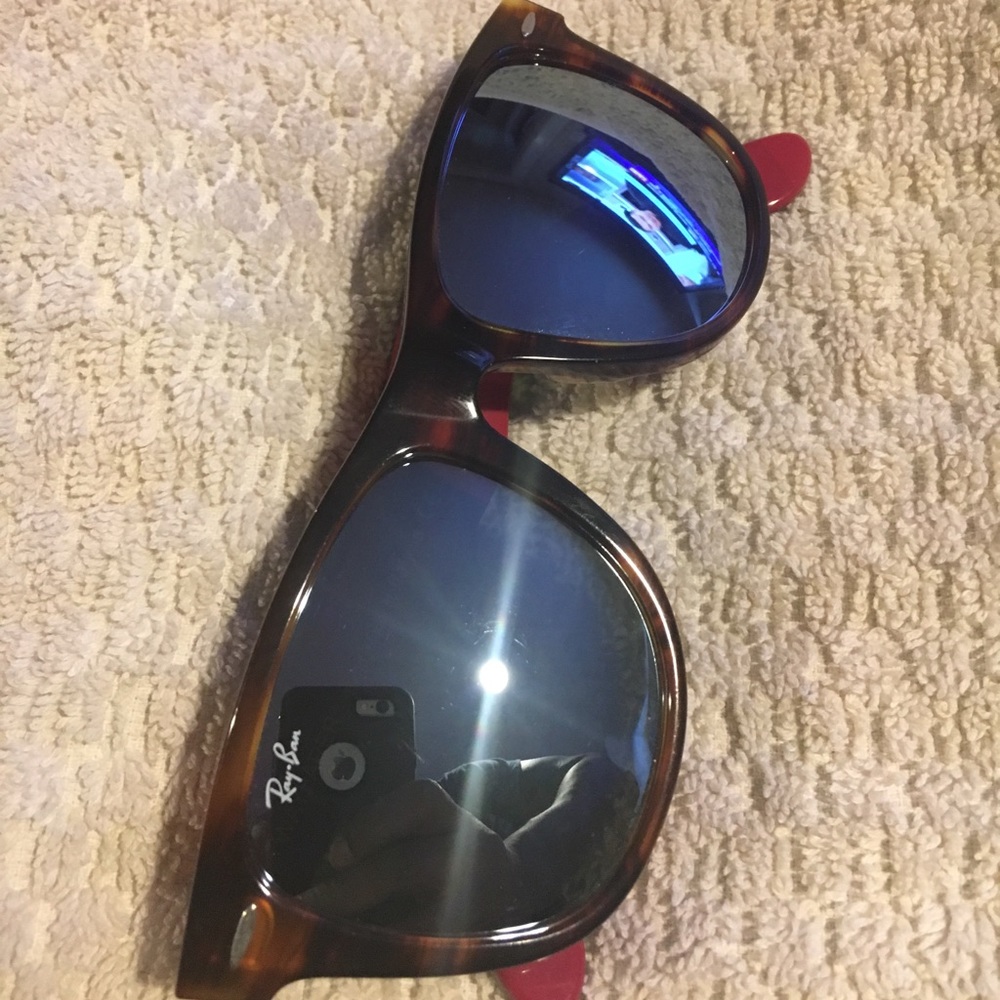 RayBan Wayfarer Sunglasses! New but no case